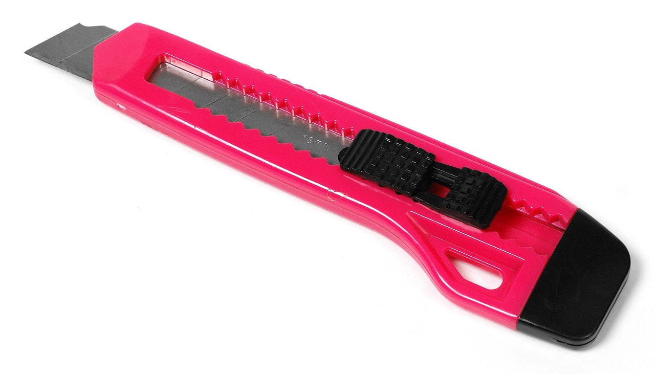 Pink Retractable Utility Knife